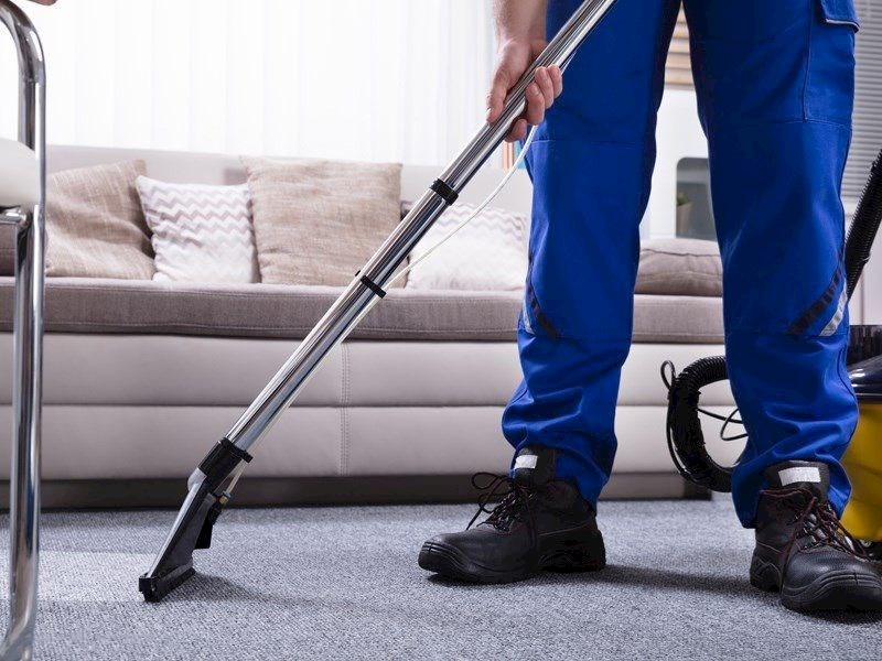 کارگر نظافت منزل