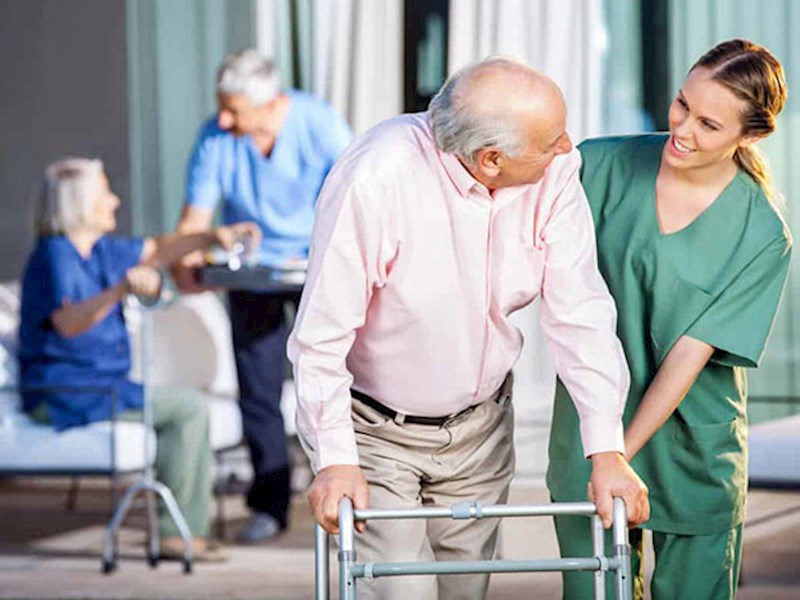 دستمزد نیروی مراقب سالمند