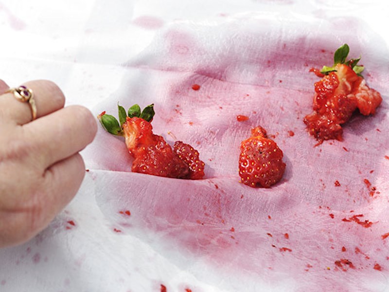 پاک کردن انواع لکه لباس (بخش اول)